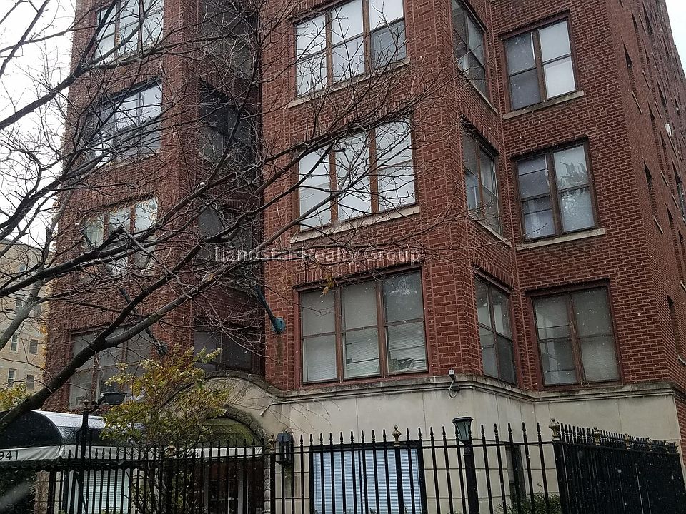 1st image of 941 W Carmen Ave APT 300