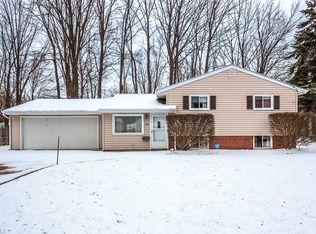 6515 Antoinette Dr, Mentor, OH 44060