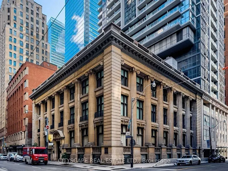 73 Richmond St W #401 — Photo 1