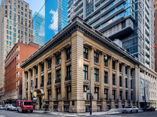73 Richmond St W Unit 401, Toronto, ON M5H 4E8