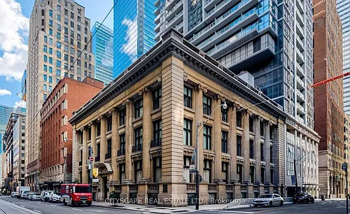 73 Richmond St W #401 Photo 1