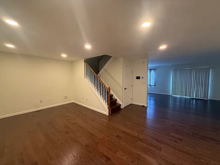 1319 Mohr Cir — Photo 7
