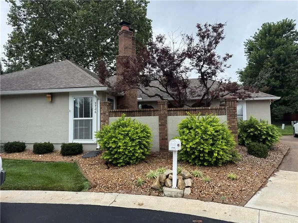 9726 Reeder St, Overland Park, KS 66214