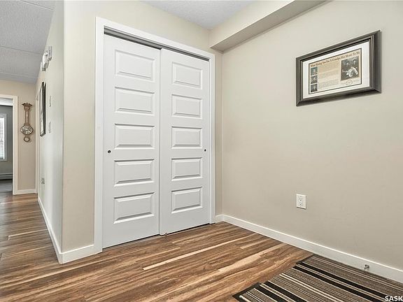2nd image of 2761 Woodbridge Dr #208