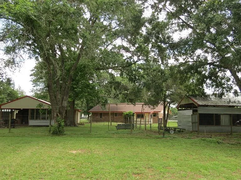 1144 Peschel Ln — Photo 17