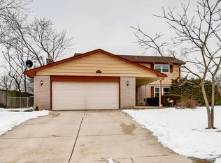 7800 Rohrer Dr, Downers Grove, IL 60516
