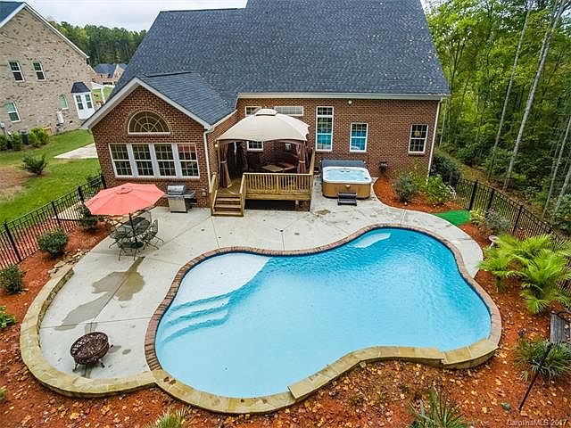 1st image of 7986 Norman Pointe Dr