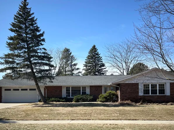5264 Parkway Dr, Bay City, MI 48706
