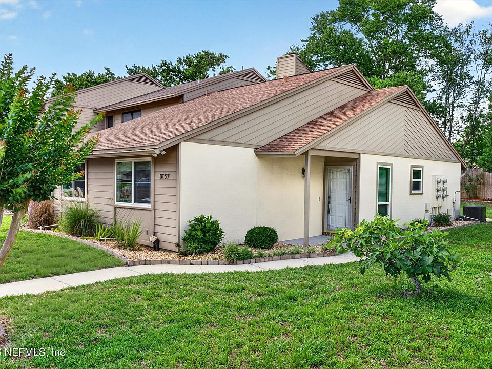 1st image of 8137 VILLAGE GATE Court