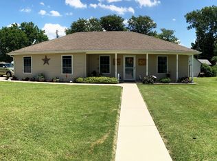 412 N East St, Caney, KS 67333
