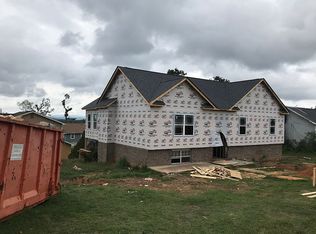 2801 Oak Leaf Ln, Chattanooga, TN 37421