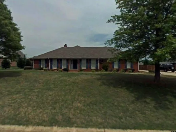 134 Kensington Dr, Florence, AL 35633