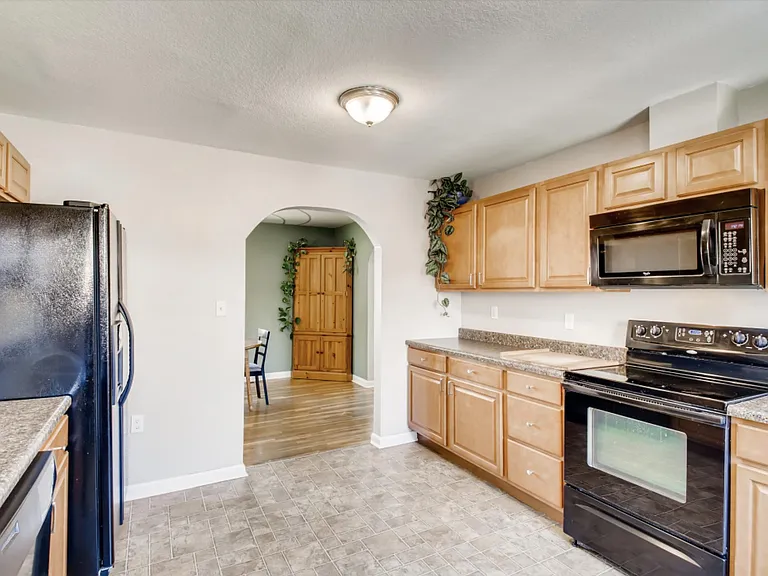 2605 S Hooker St — Photo 13