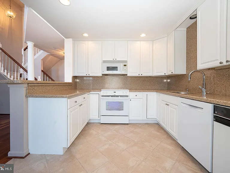 234 Lookout Pl — Photo 6