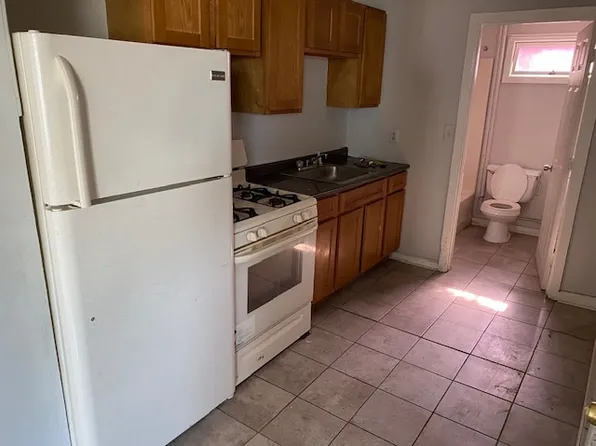 52 Marshall St, Lowell, MA