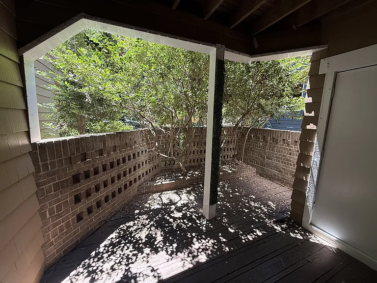 413 W 8th St #B-1 — Photo 10