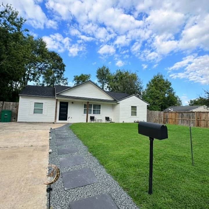 1st image of 5127 Ditmas Ln