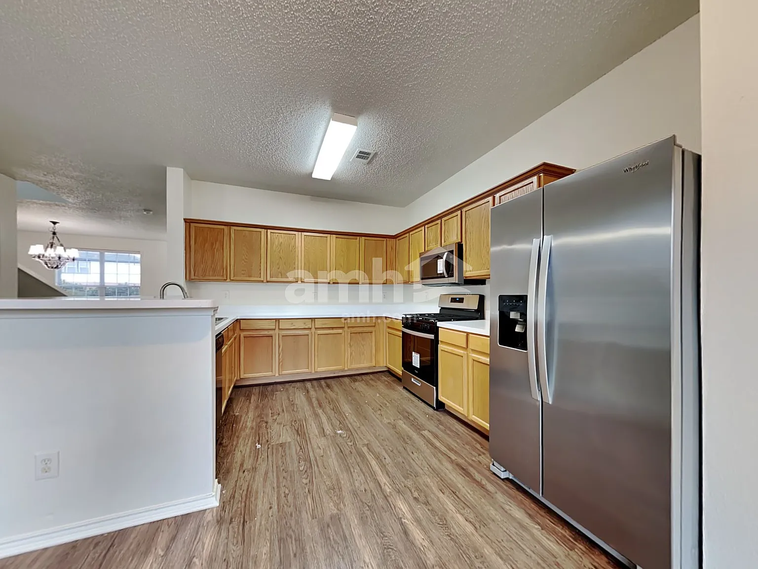4 bed, 2.0 bath, 2800 sqft, $2,630 — Photo 3