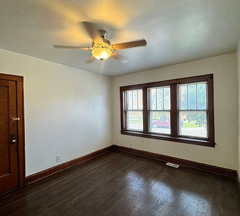 5th image of 4237 W George St 1