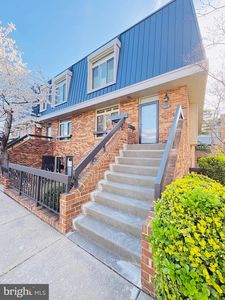 1661 S Hayes St #2, Arlington, VA, 22202