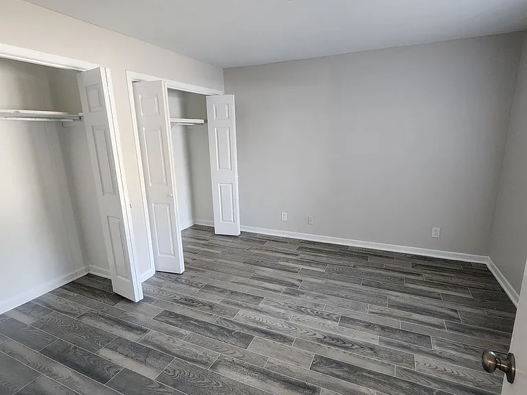 Riverbend Apartments — Photo 35