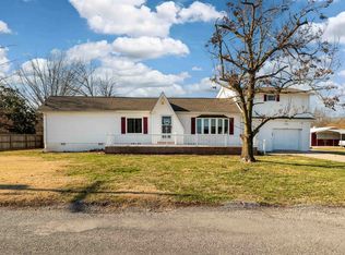 2305 Weaver Rd, Herrin, IL 62948