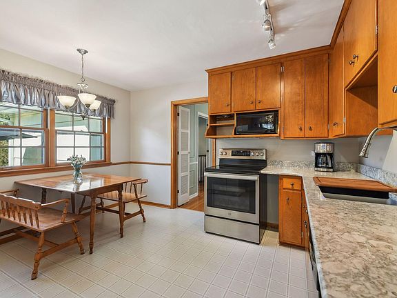 4th image of 4748 Vincent Ave S