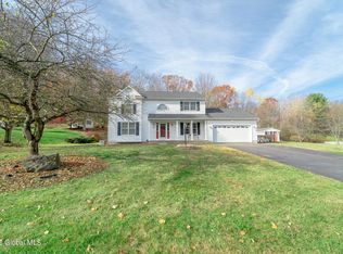 29 Mayfair Rd, Wynantskill, NY 12198