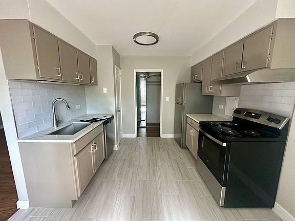 4th image of 2349 W Jarvis Ave APT 2A