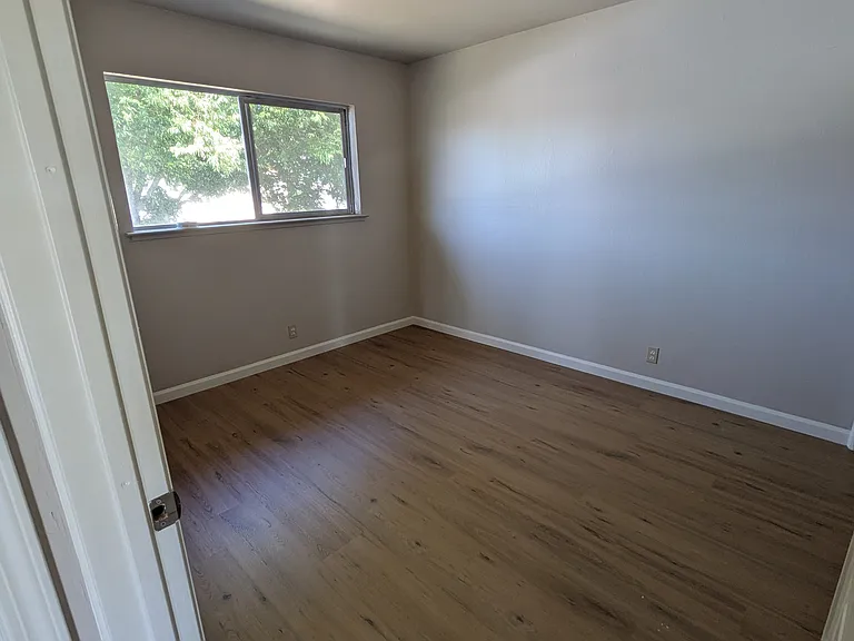 2395 Mather Dr #4 — Photo 6