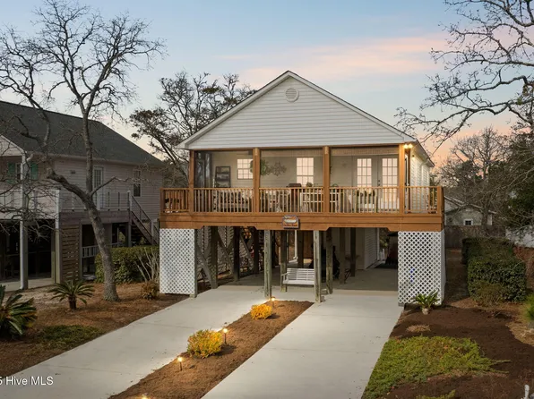115 NW 10th Street, Oak Island, NC 28465