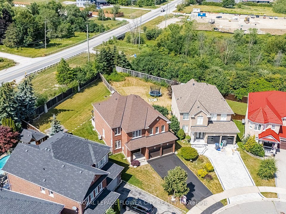 1st image of 56 Laurentide Cres