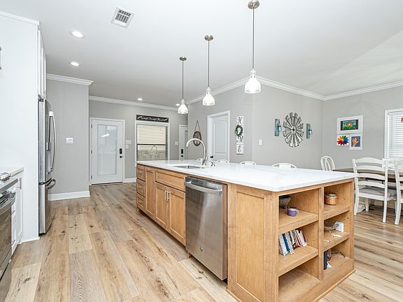 5th image of 640 Heritage Dr