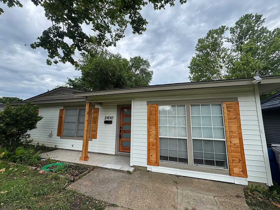 2430 Blyth Dr