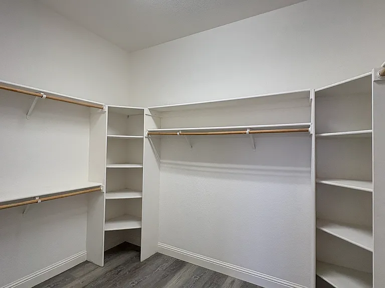 905 Gladiola Ln — Photo 23