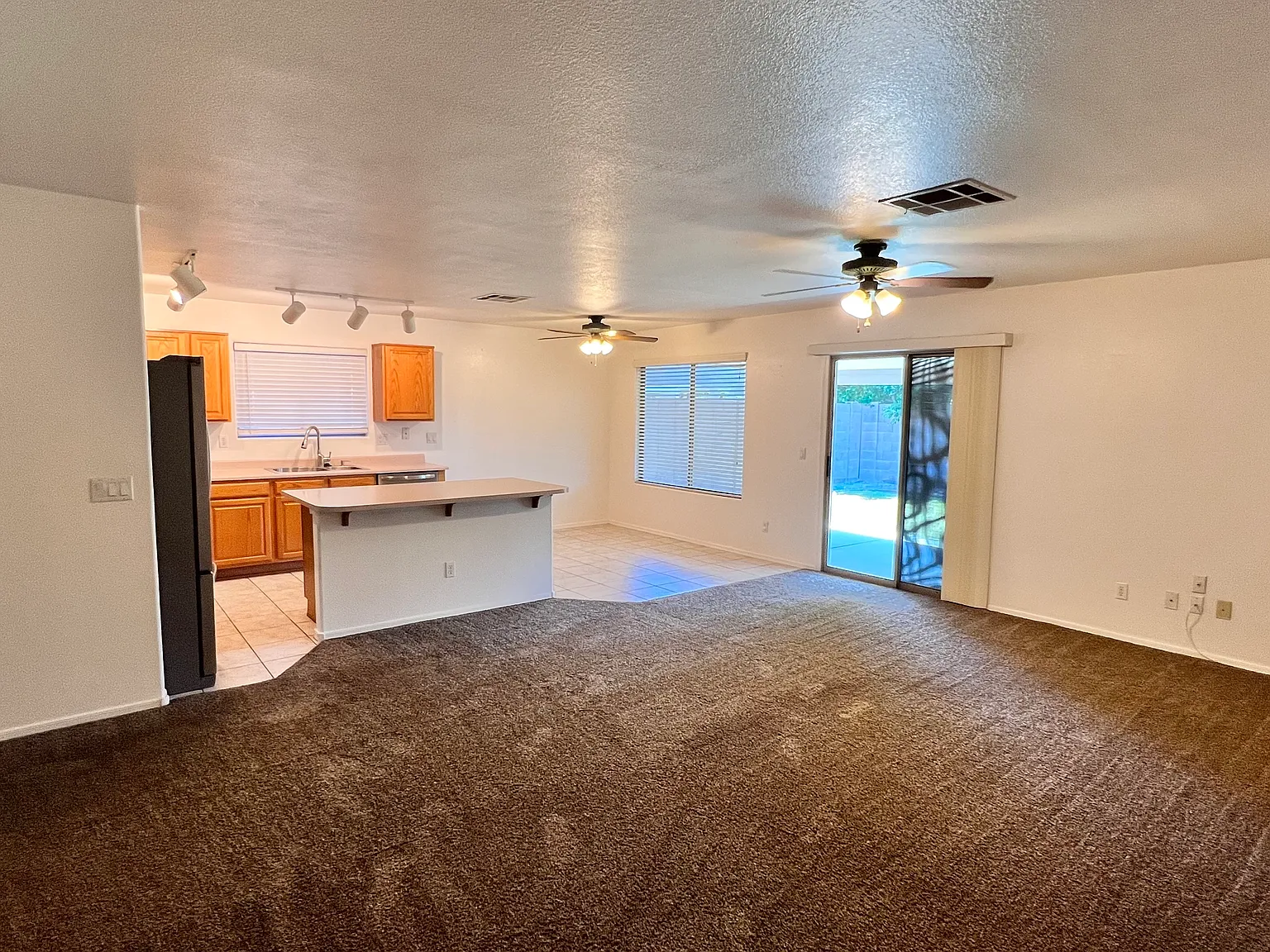 3 bed, 1600 sqft, $2,195 — Photo 4