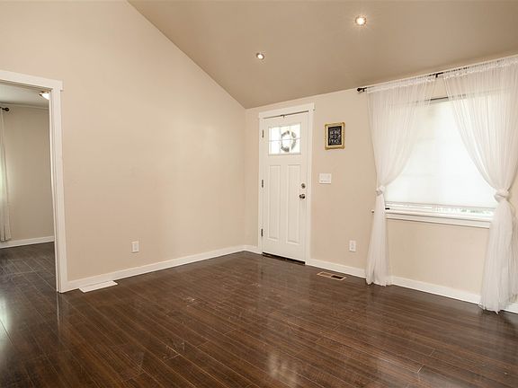 2nd image of 412 E Dalton Ave