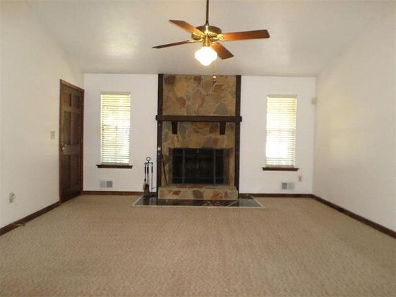 3rd image of 5663 Myrtle Creek Ct