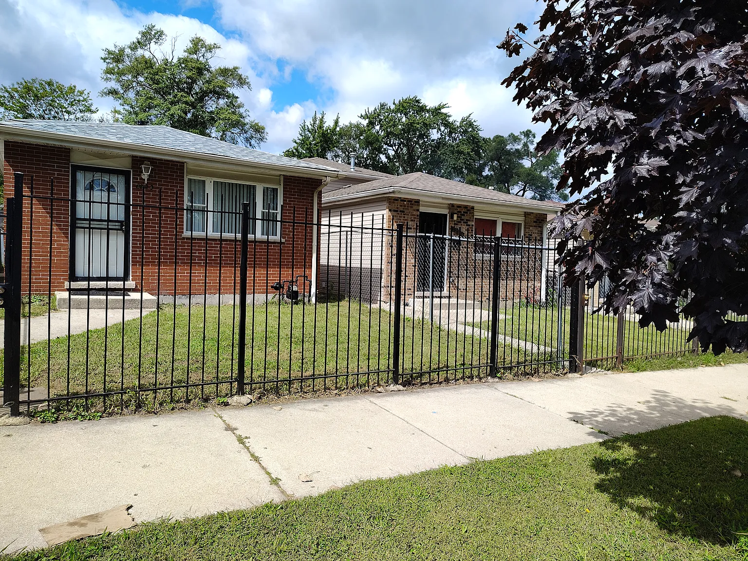 5 bed, 1.5 bath, 1500 sqft, $2,500 — Photo 1