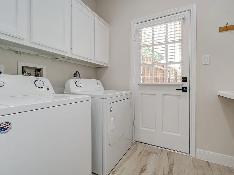 1711 Stone Meadows Ln — Photo 15
