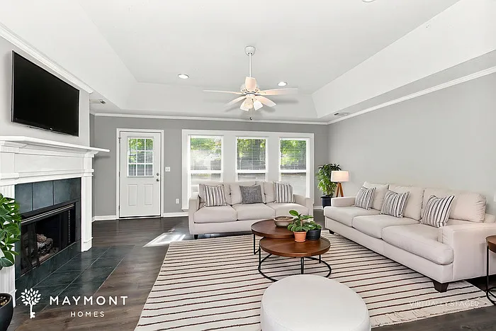 3 bed, 2.0 bath, 1909 sqft, $1,745 — Photo 4
