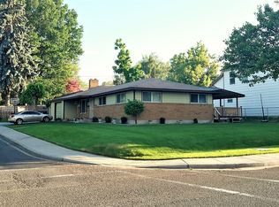 404 Avenue H, Grandview, WA 98930