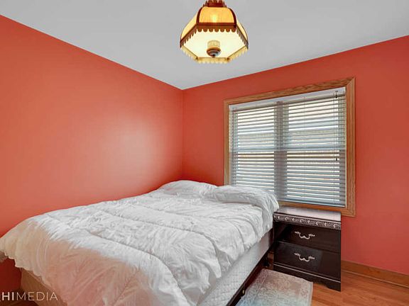 5th image of 2920 Sunset Ln
