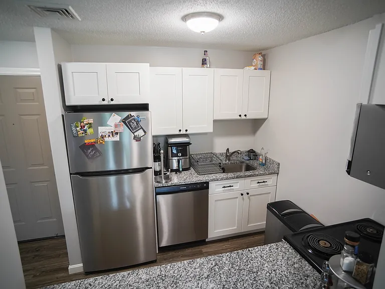 450 Somerset Ave #501 — Photo 3