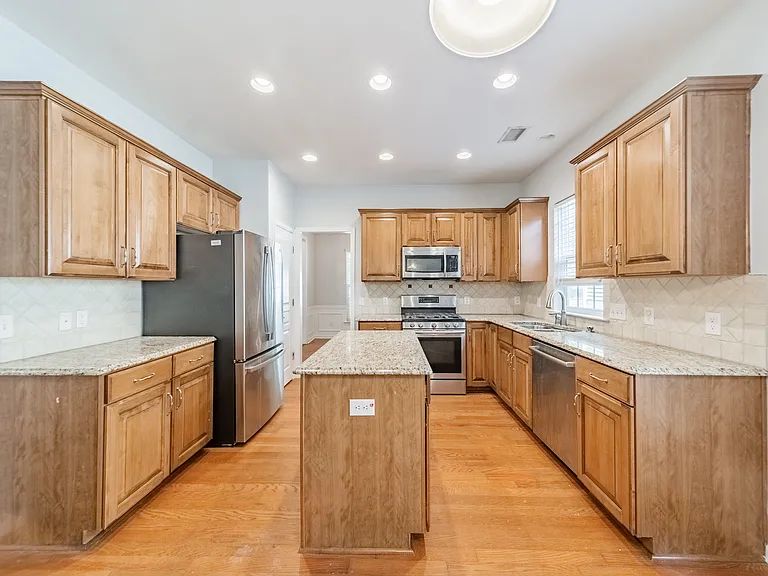 2139 Ashley River Rd — Photo 8