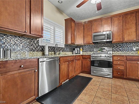 3rd image of 3865 Arcadia Cir