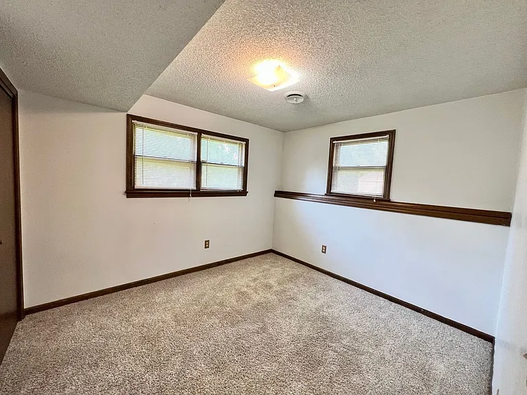 1305 Overlook Dr — Photo 24