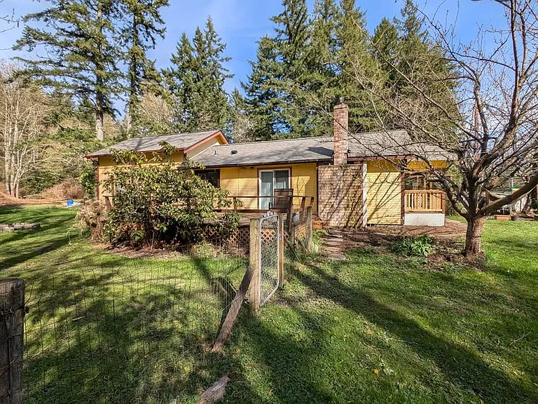 1580 Saddle Club Rd SE — Photo 1