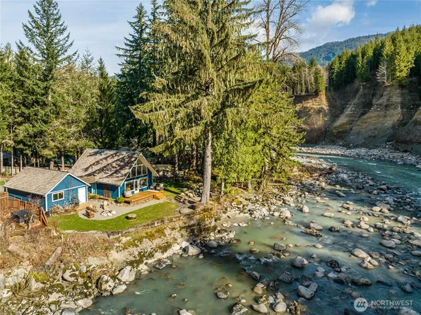 9909 353rd Drive NE, Granite Falls, WA 98252