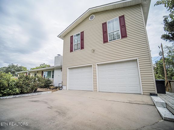 3rd image of 624 Tate Trotter Rd
